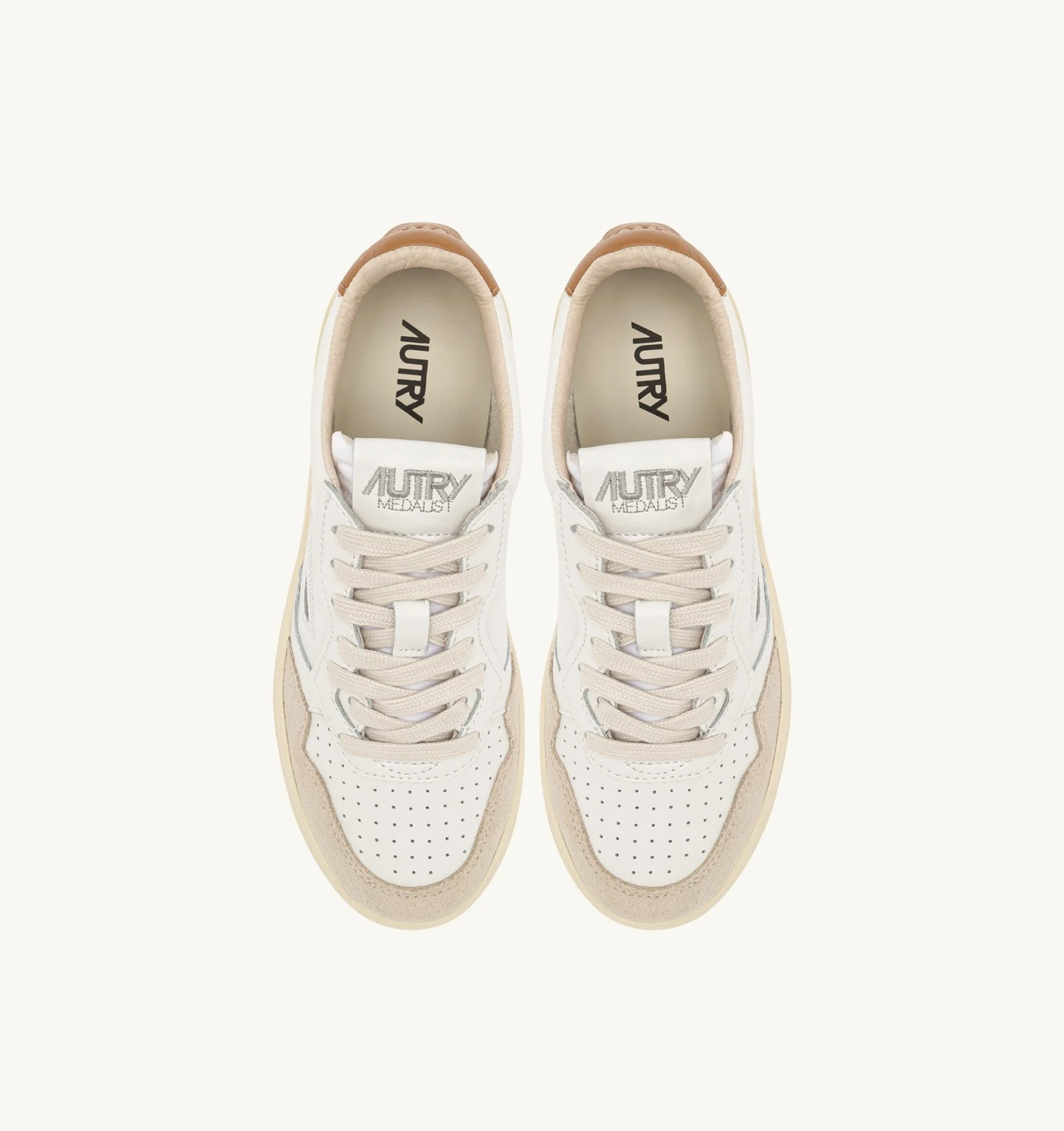 SNEAKERS MEDALIST LOW IN SUEDE E PELLE BIANCA E BROWN SUGAR- AUTRY - immagine 4