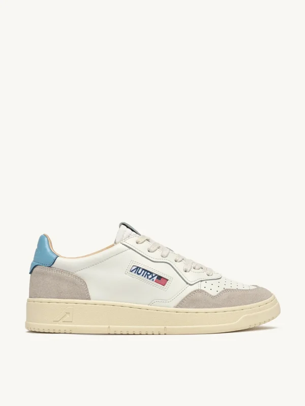 SNEAKERS MEDALIST LOW IN SUEDE E PELLE BIANCA E FORGET ME NOT- AUTRY